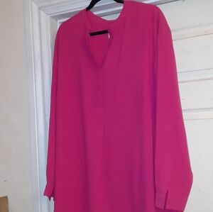 Stunning Valentine  pink top by Anne Klein. Plusionista! 3X tunic blouse